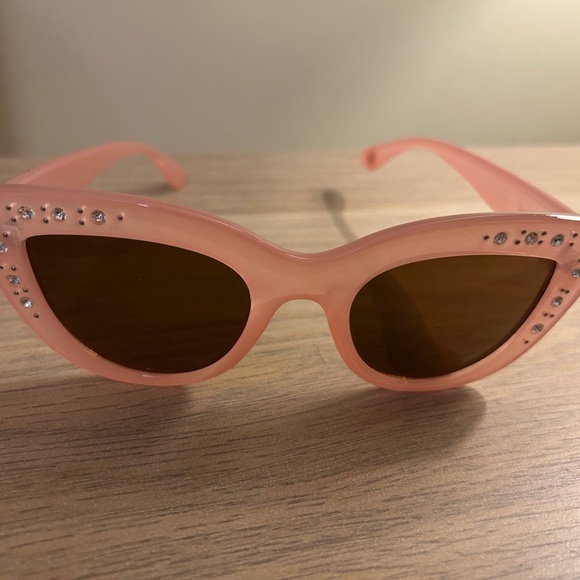 Betsey Johnson Pink Cat-Eye Sunglasses Retro Style - Picture 7 of 8